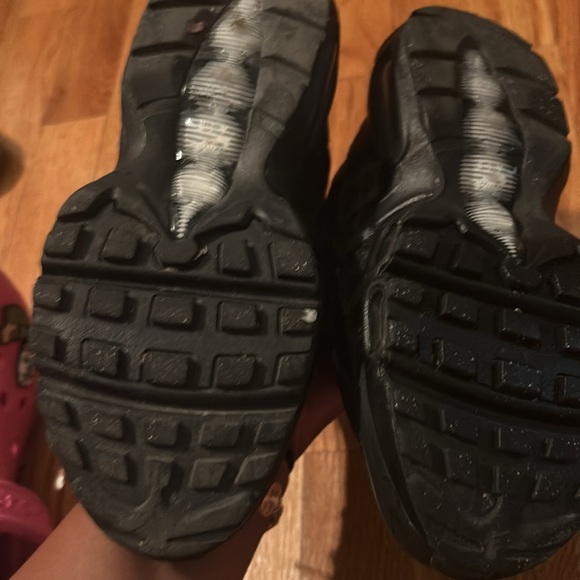 Air Max 95 All Black Size 4 - Picture 3 of 5